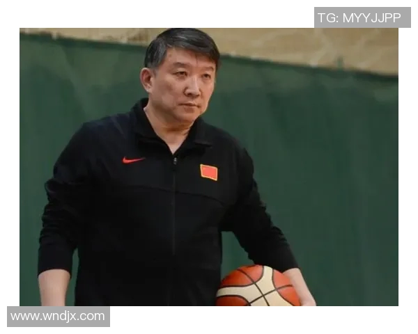 宫鲁鸣:在中国女篮的艰难时刻展现拙将智慧与老臣担当 宫鲁鸣:在中国女篮的艰难时刻展现拙将智慧与老臣担当